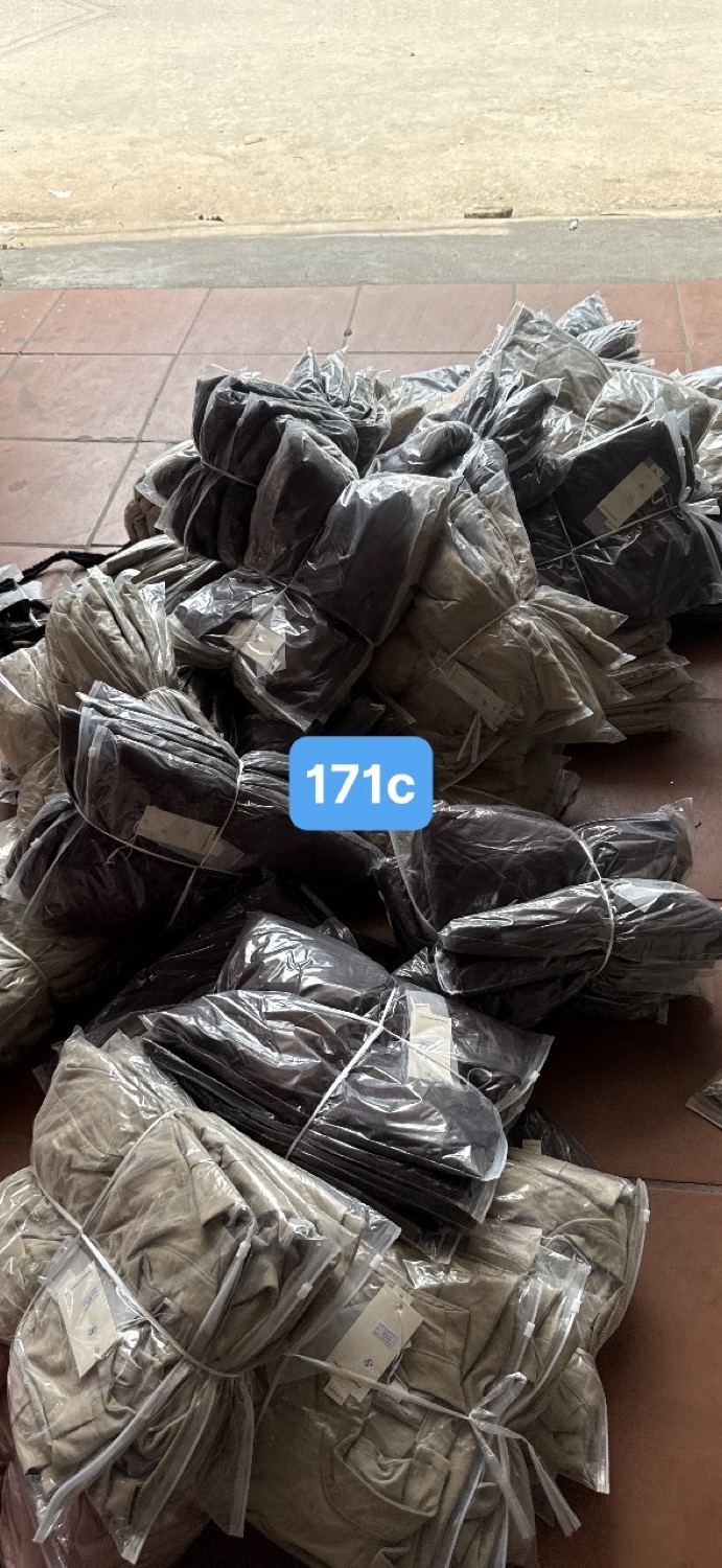 Hàng đóng gói theo lô chuẩn bị giao